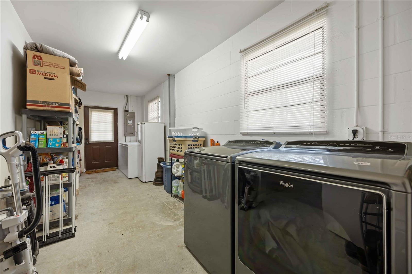 WALK/WATER LAKE ESTATES PH 03 - Residential