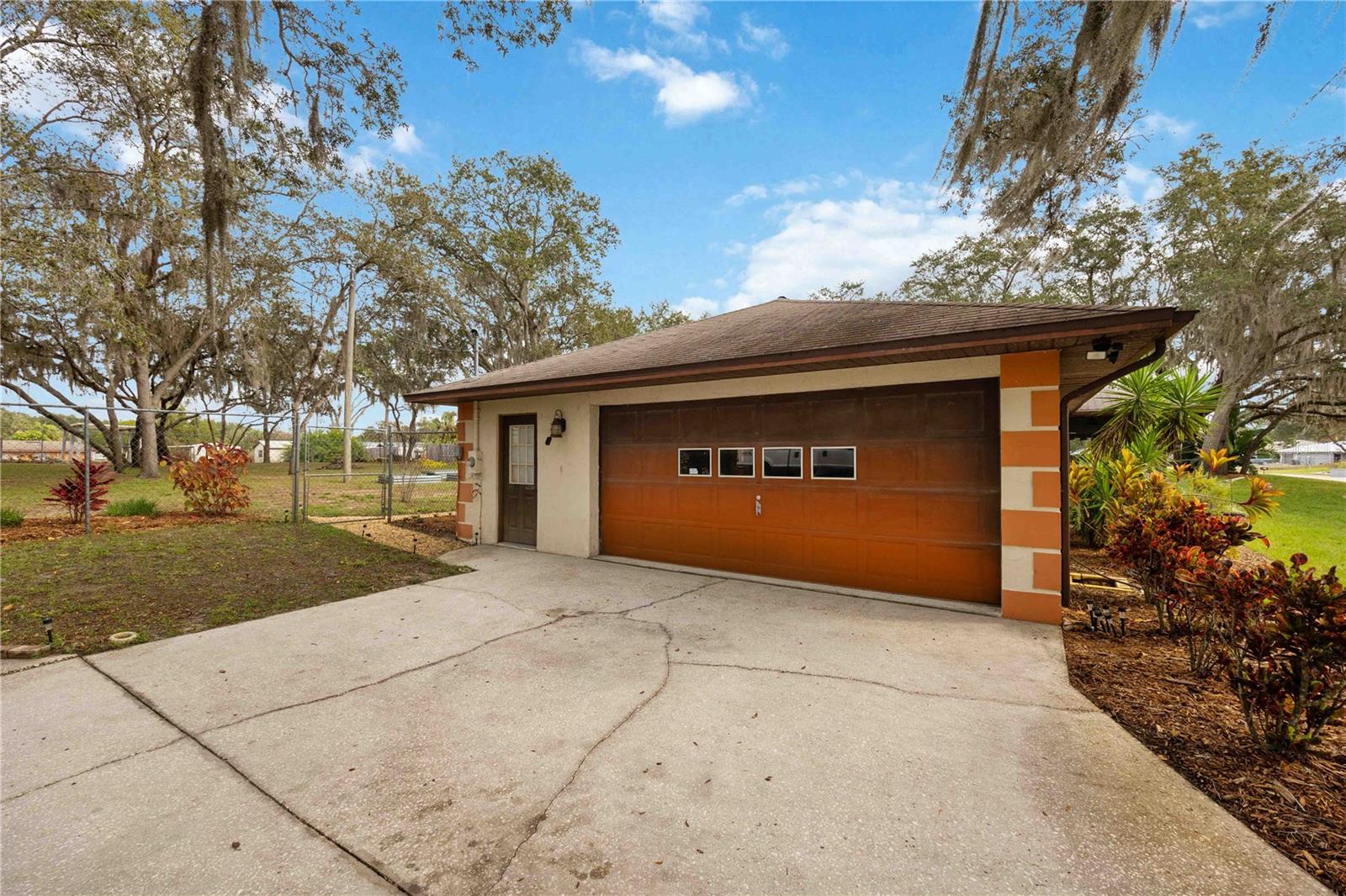 WALK/WATER LAKE ESTATES PH 03 - Residential