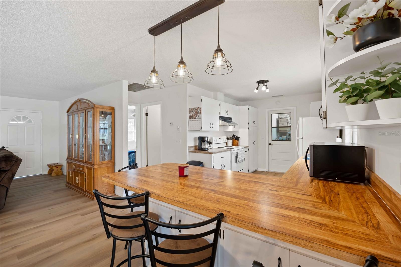 WALK/WATER LAKE ESTATES PH 03 - Residential