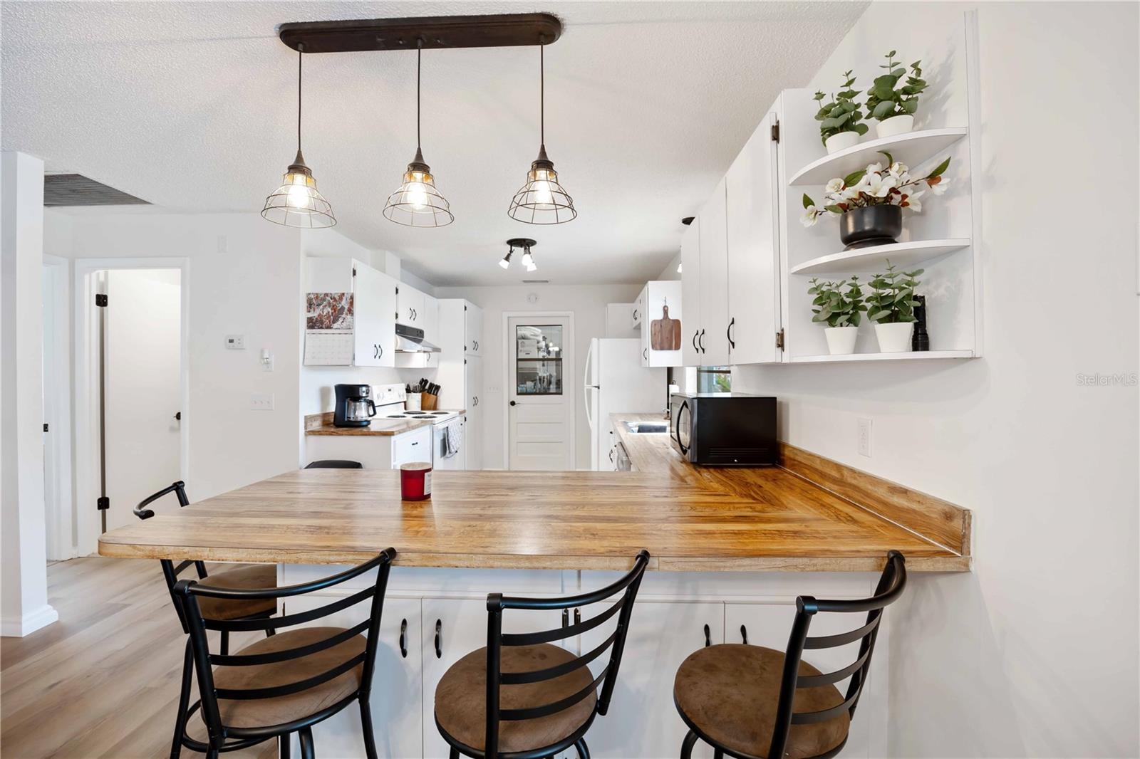 WALK/WATER LAKE ESTATES PH 03 - Residential