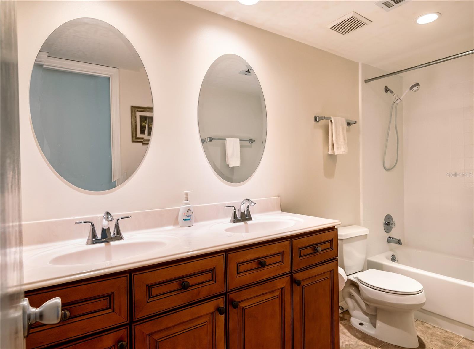 SAND LAKE HILLS SEC 03 - Residential