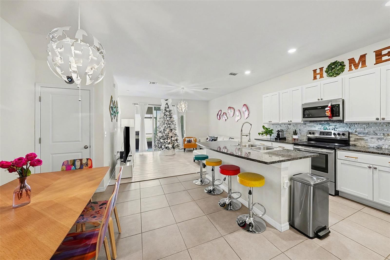 DISTRICT/BLOOMINGDALE - Residential