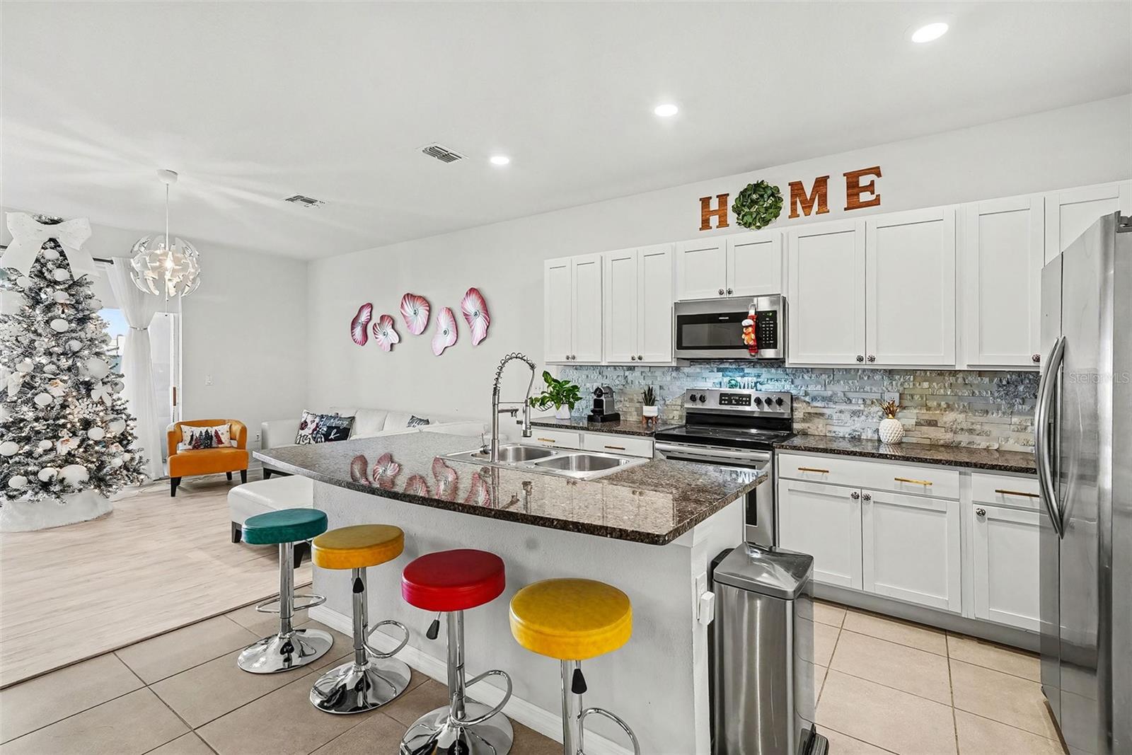 DISTRICT/BLOOMINGDALE - Residential