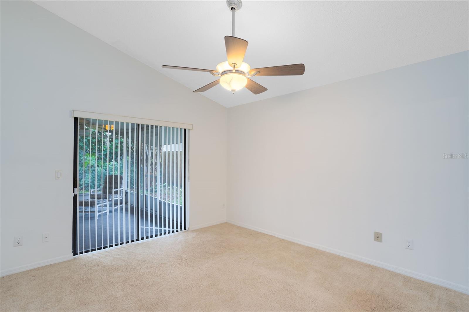 HYDE PARK - Residential Lease