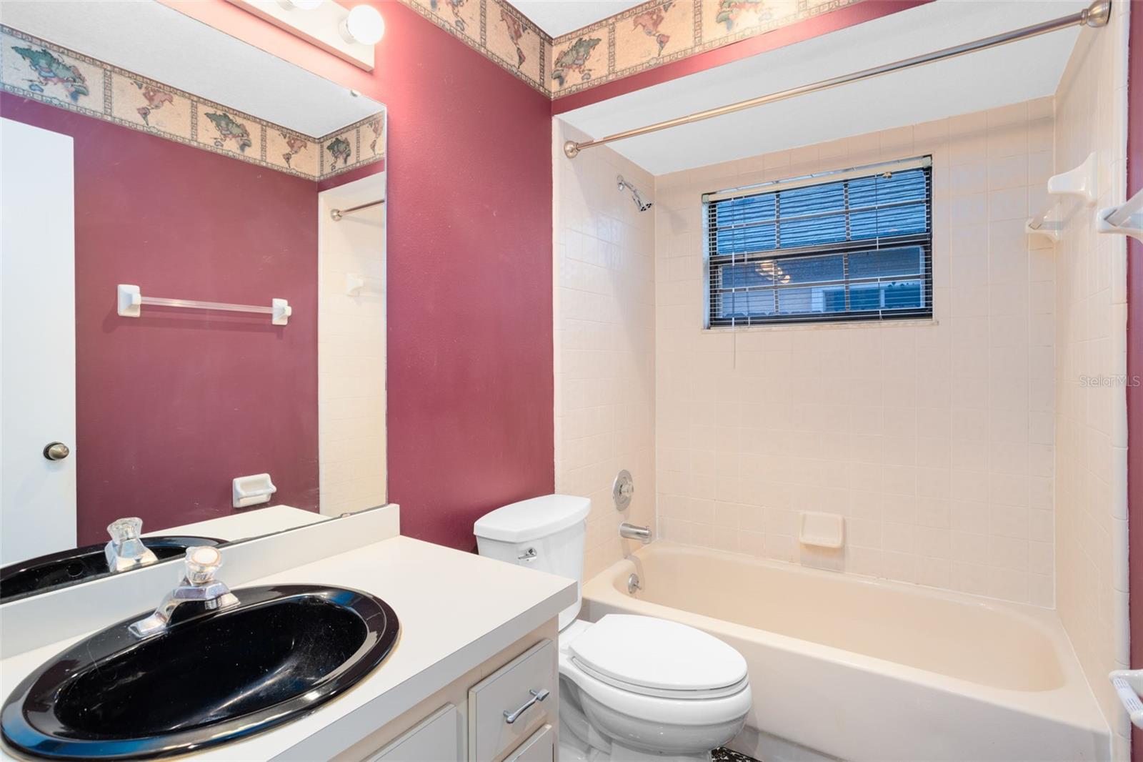 HYDE PARK - Residential Lease