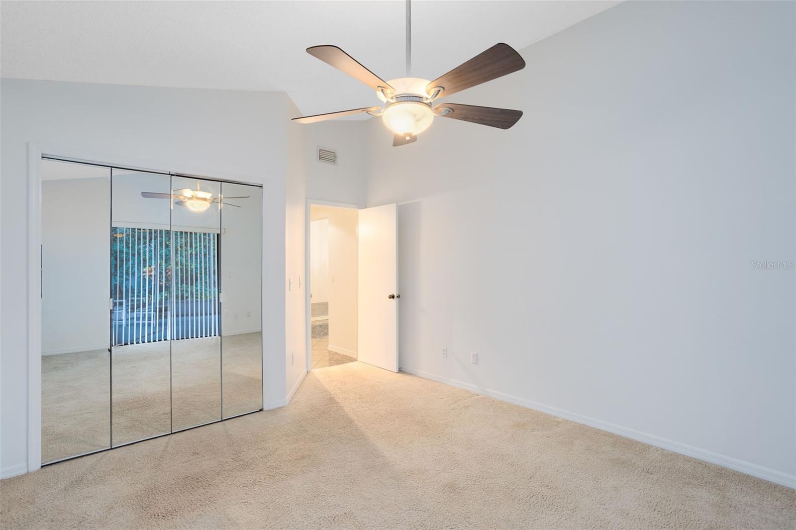 HYDE PARK - Residential Lease