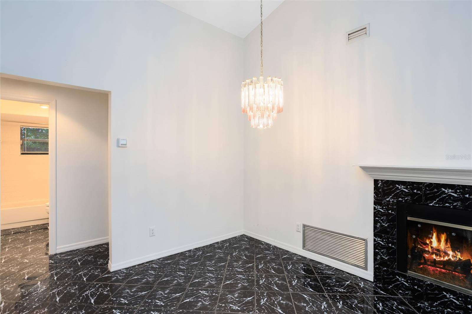 HYDE PARK - Residential Lease