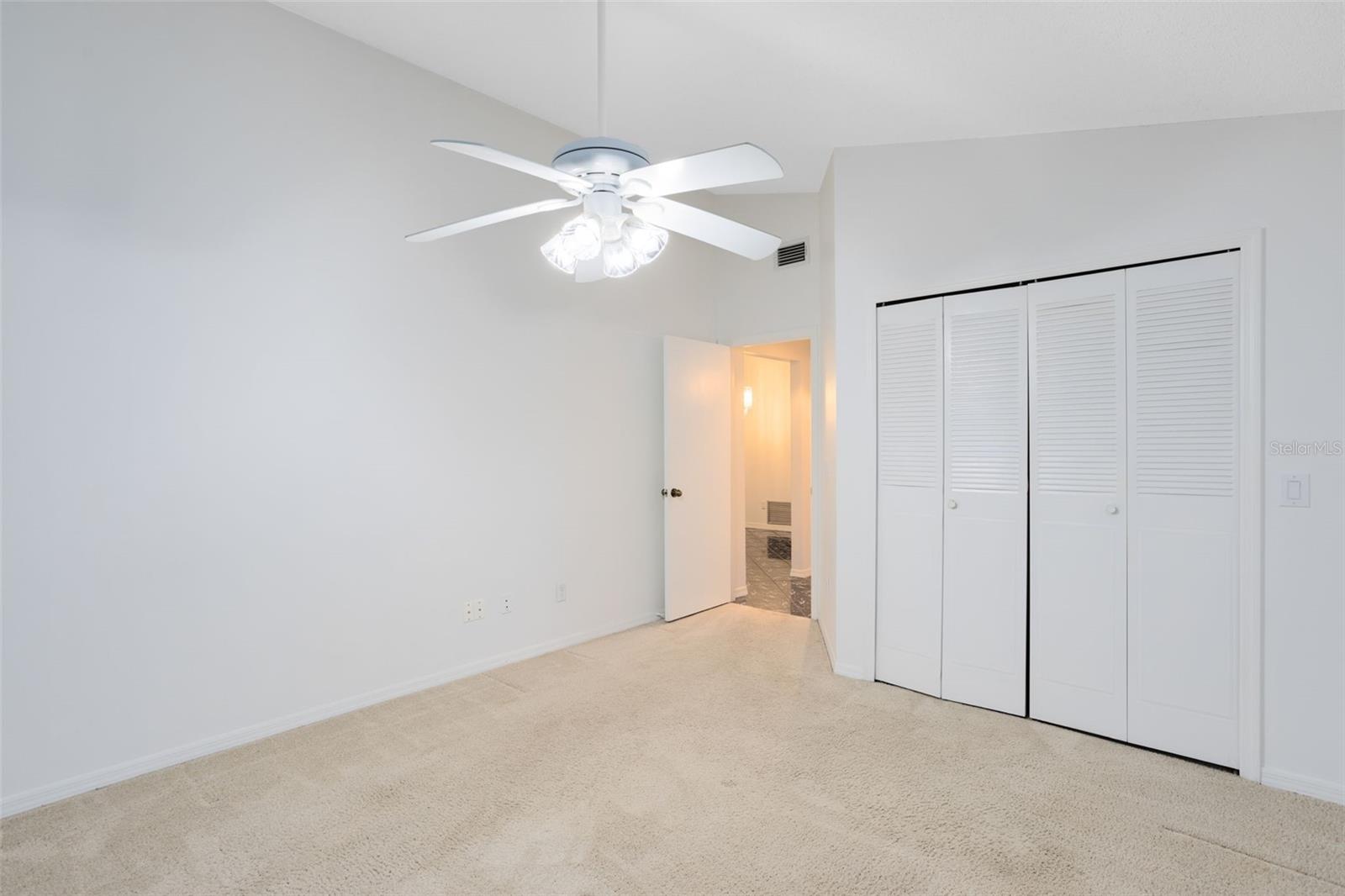 HYDE PARK - Residential Lease