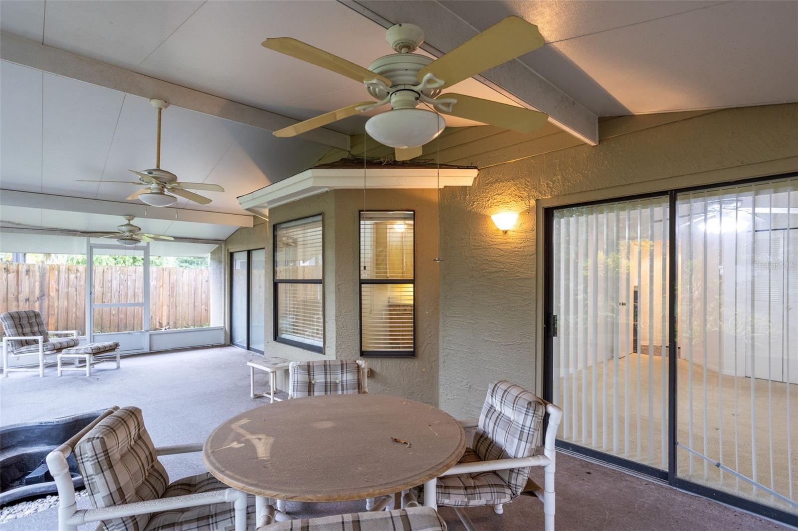 HYDE PARK - Residential Lease