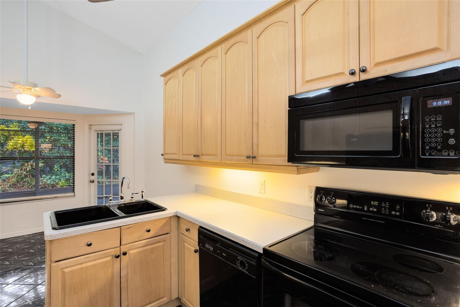 HYDE PARK - Residential Lease