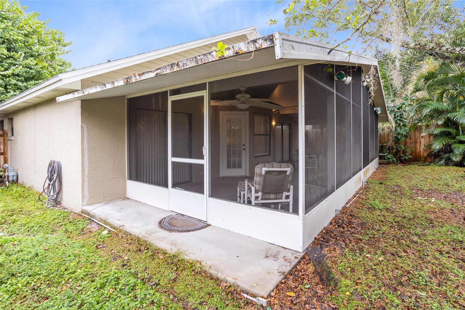 HYDE PARK - Residential Lease