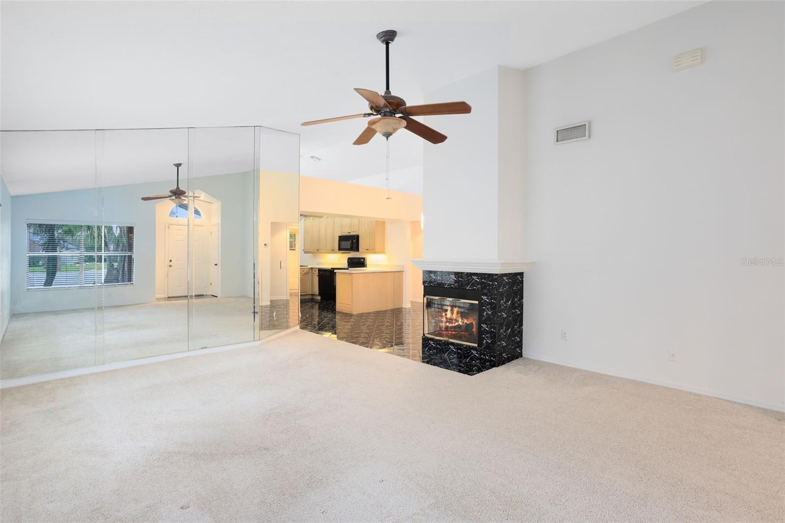 HYDE PARK - Residential Lease