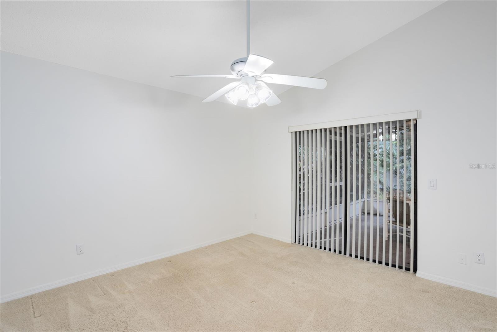 HYDE PARK - Residential Lease