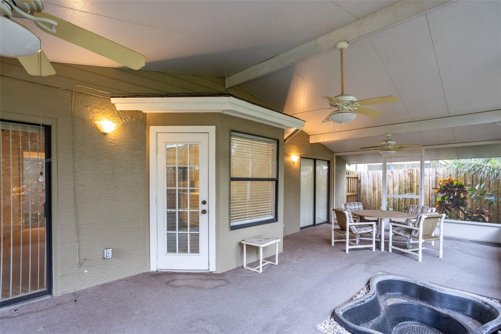 HYDE PARK - Residential Lease