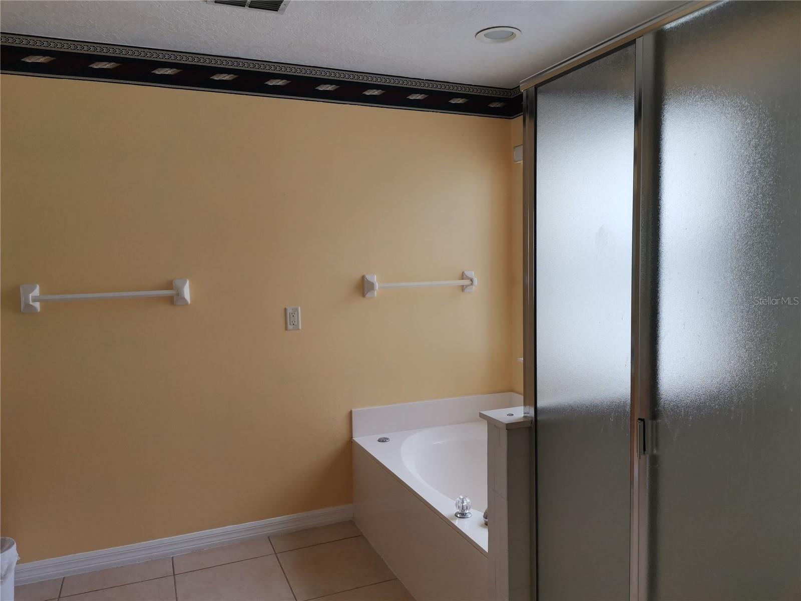 WAVERLEE WOODS 1ST AMD - Residential