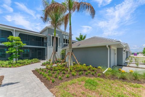 12520 GALAPAGOS COURT 207 VENICE FL 34293
