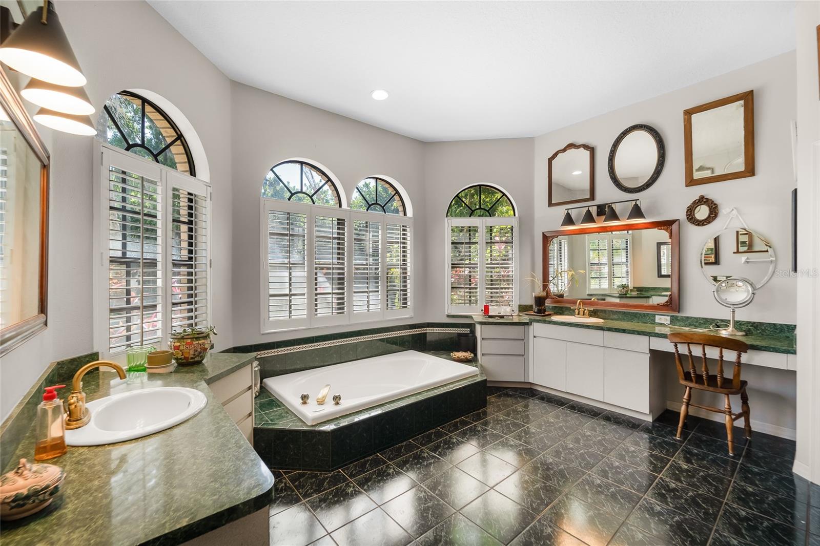 KINGSBOROUGH GARDENS SUB - Residential