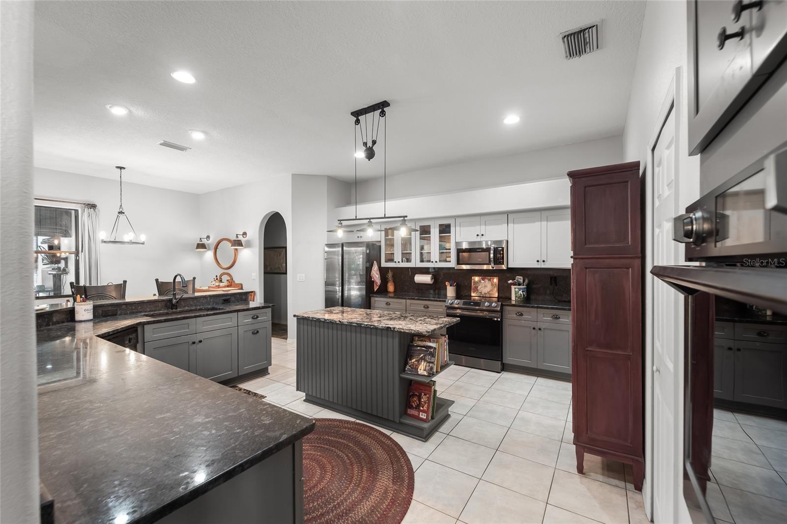 KINGSBOROUGH GARDENS SUB - Residential