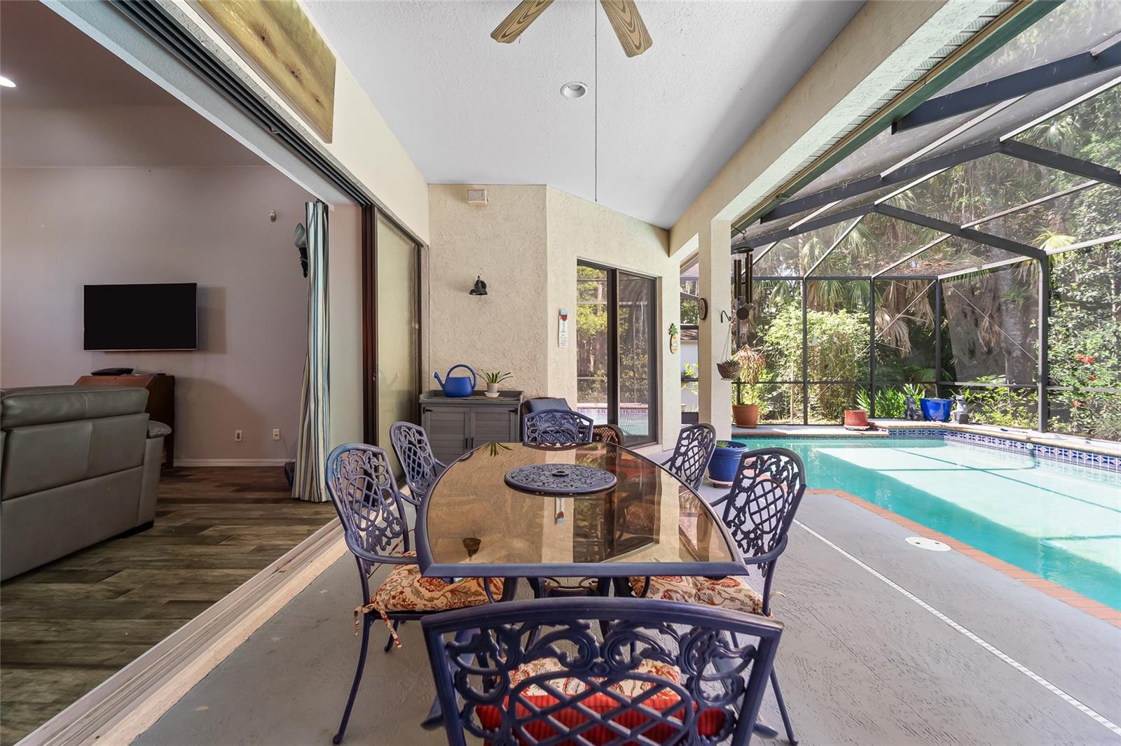 KINGSBOROUGH GARDENS SUB - Residential