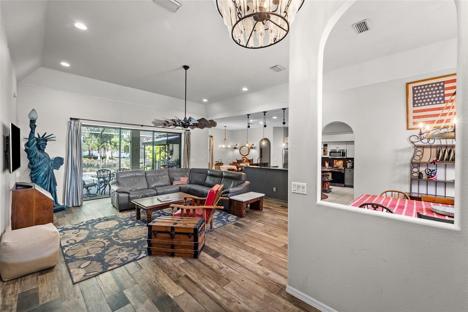 KINGSBOROUGH GARDENS SUB - Residential