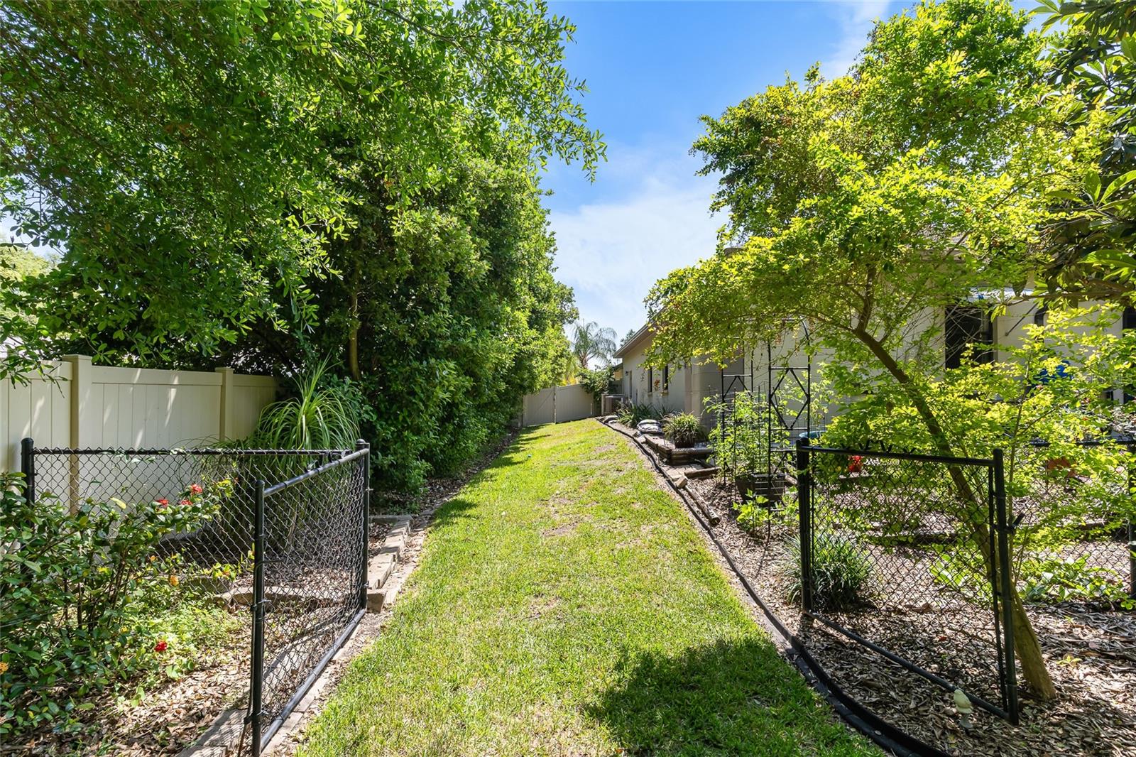 KINGSBOROUGH GARDENS SUB - Residential