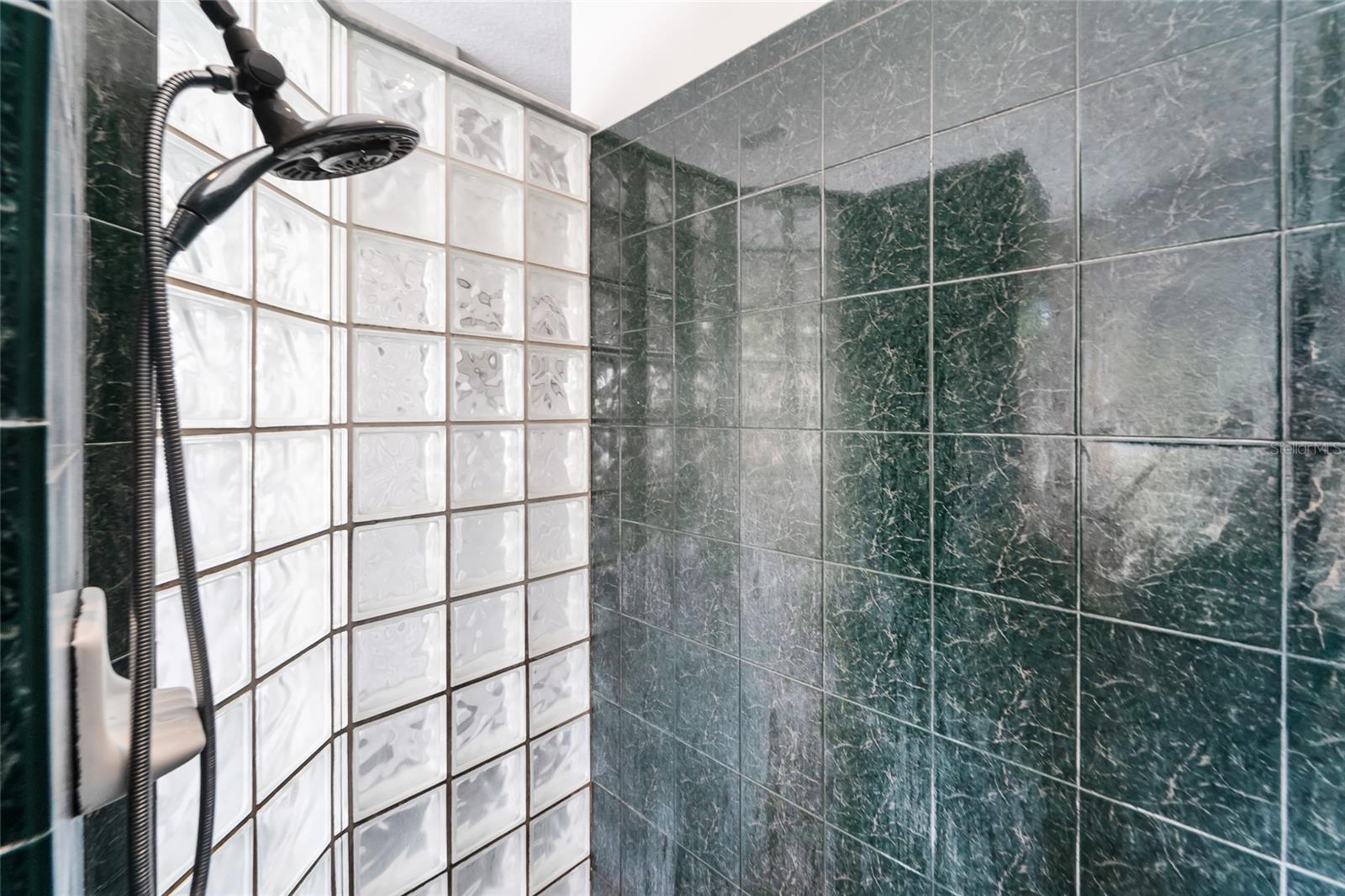 KINGSBOROUGH GARDENS SUB - Residential