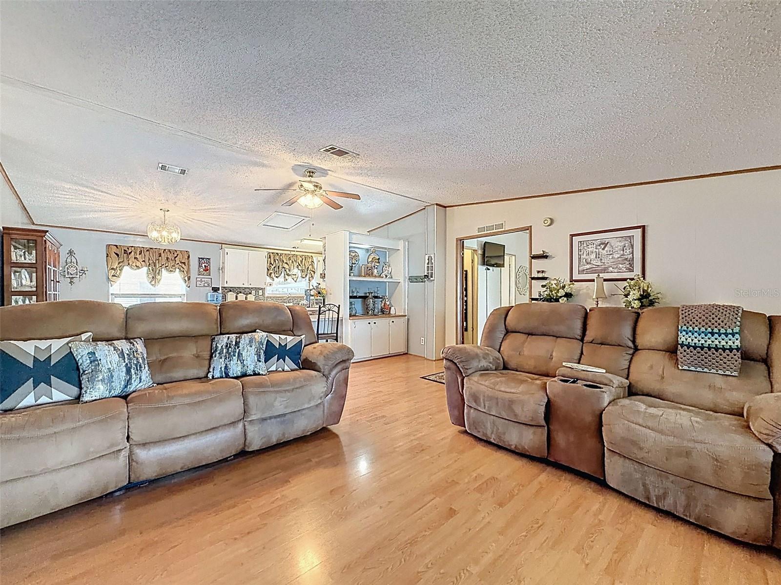 FOXWOOD LAKE ESTATES - Residential