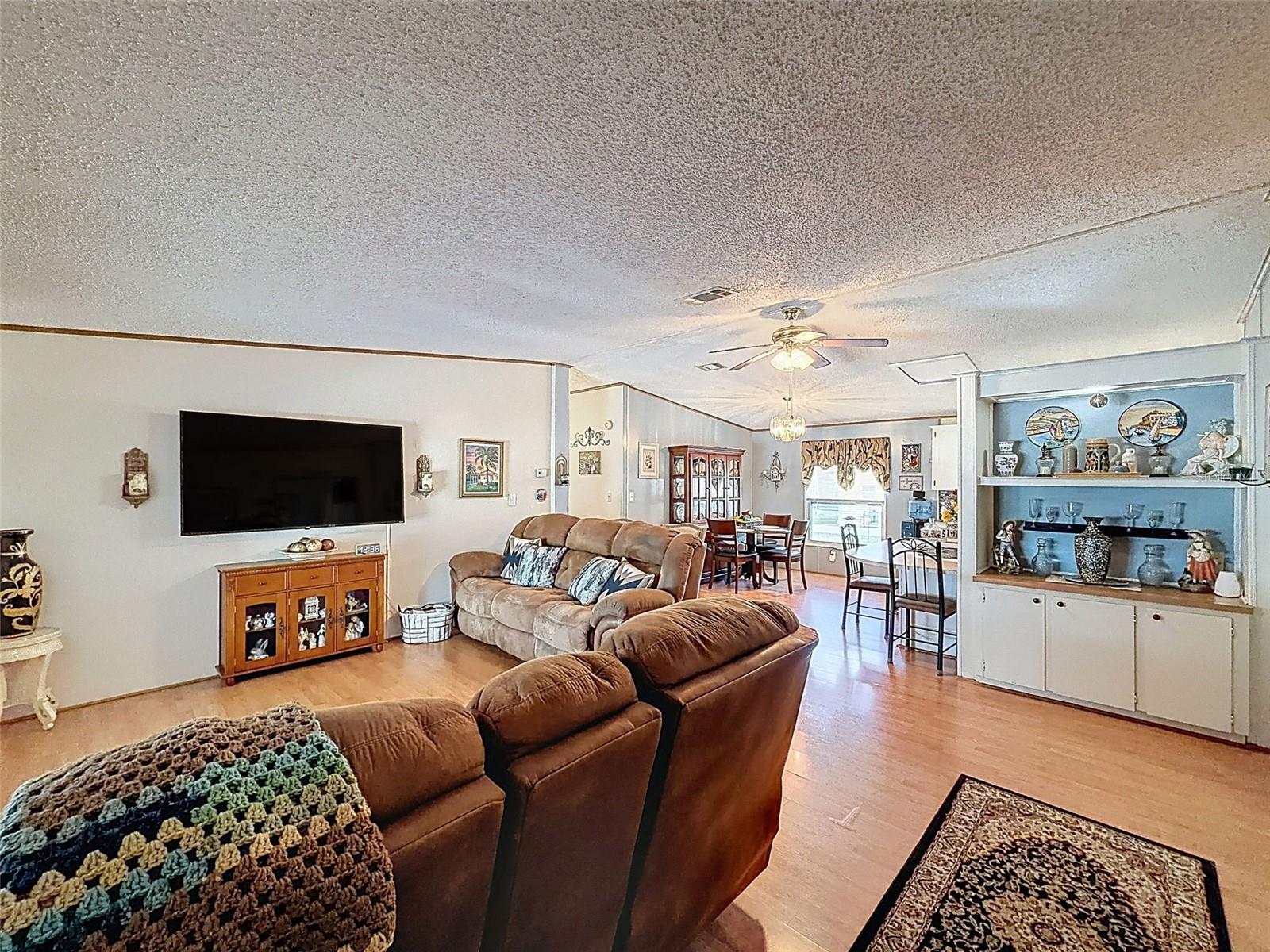 FOXWOOD LAKE ESTATES - Residential