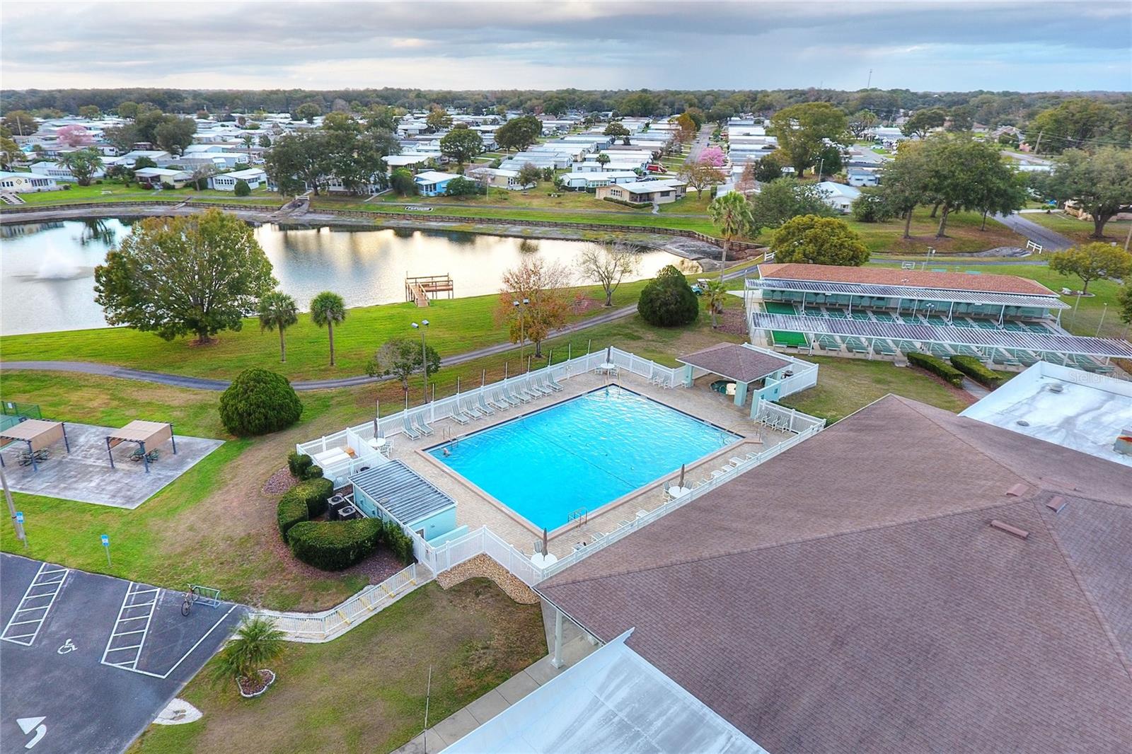 FOXWOOD LAKE ESTATES - Residential