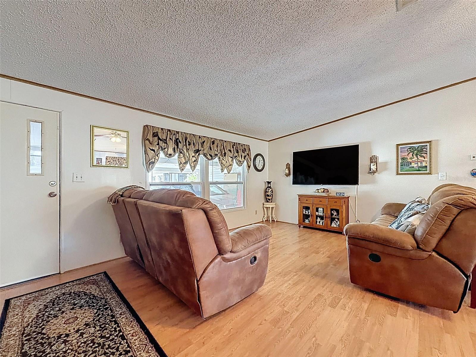 FOXWOOD LAKE ESTATES - Residential