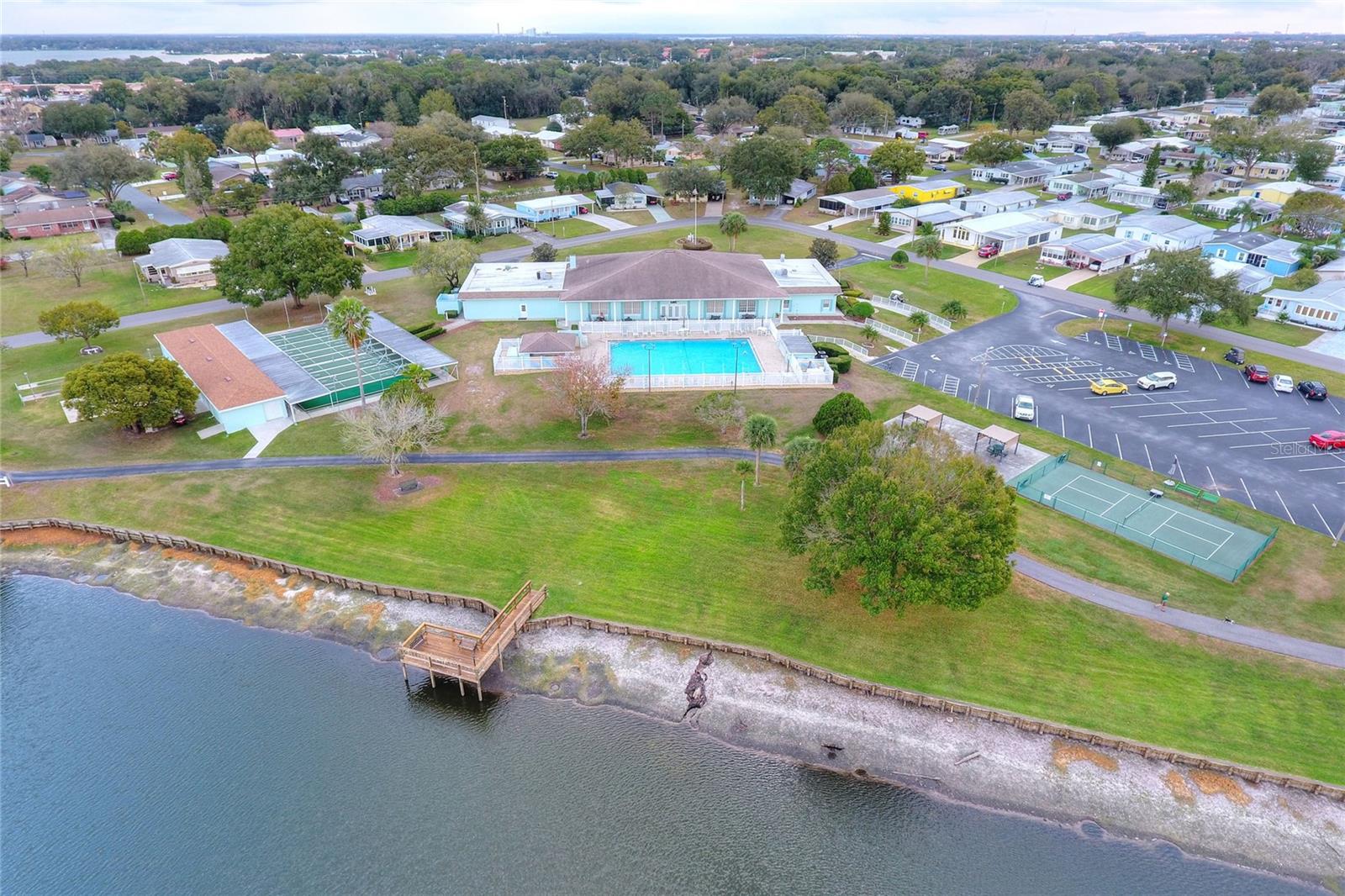 FOXWOOD LAKE ESTATES - Residential