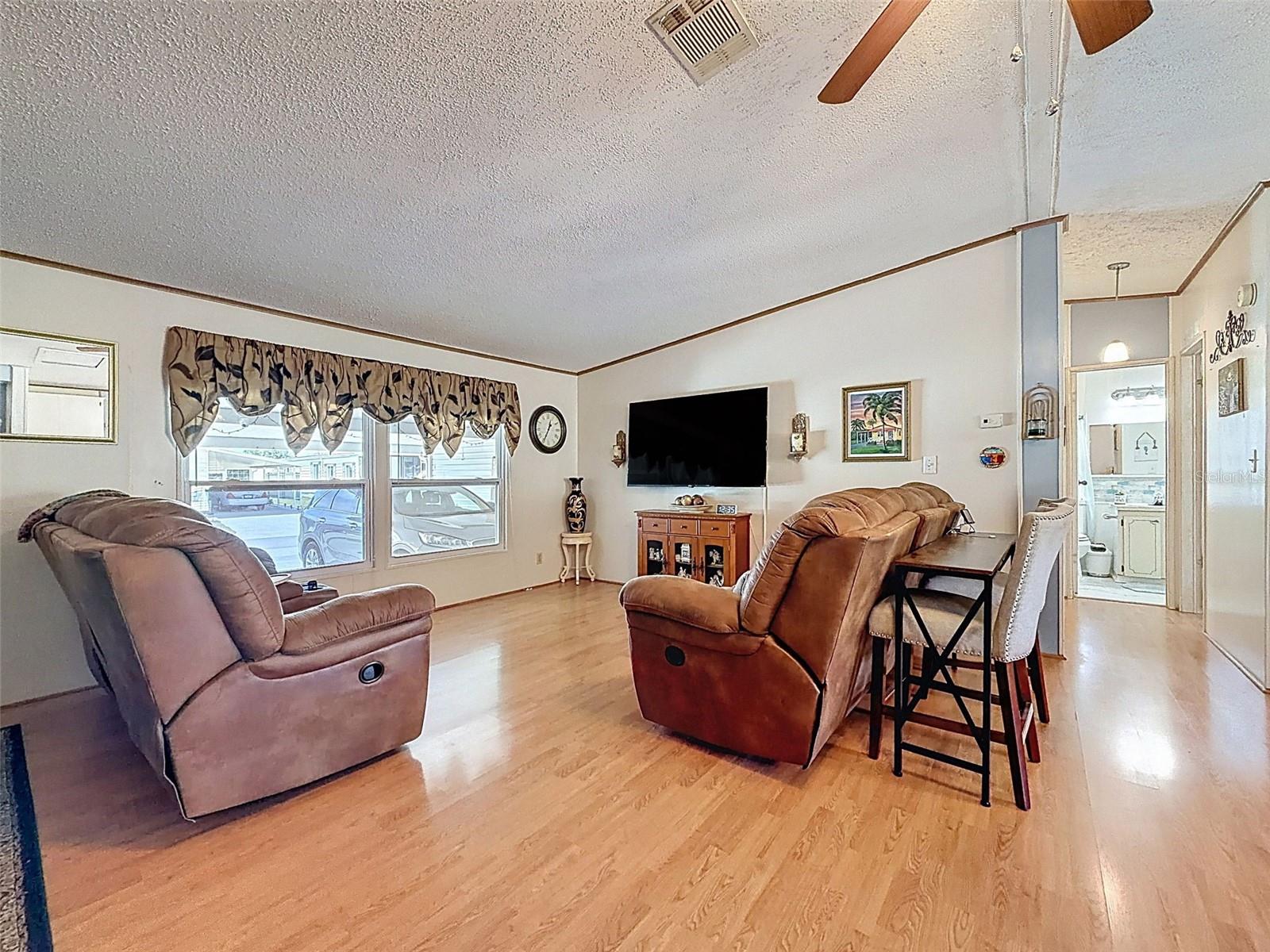 FOXWOOD LAKE ESTATES - Residential