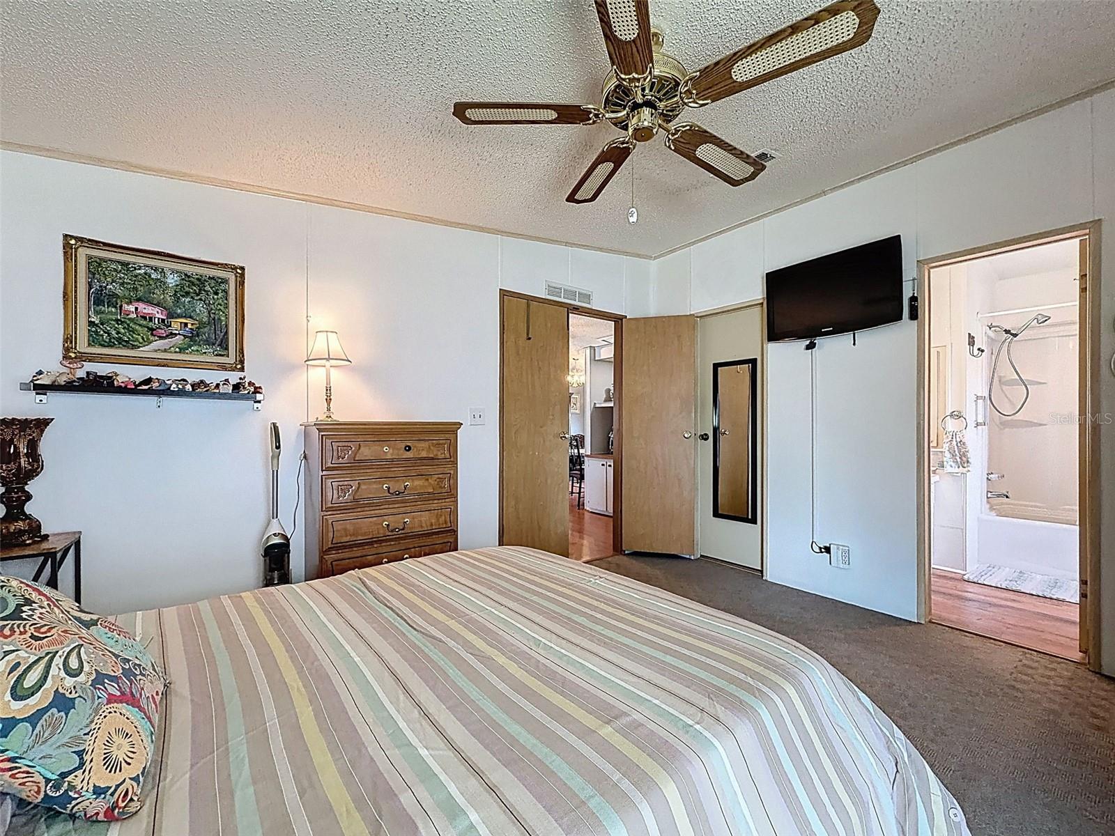 FOXWOOD LAKE ESTATES - Residential