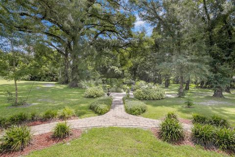 A home in DELAND