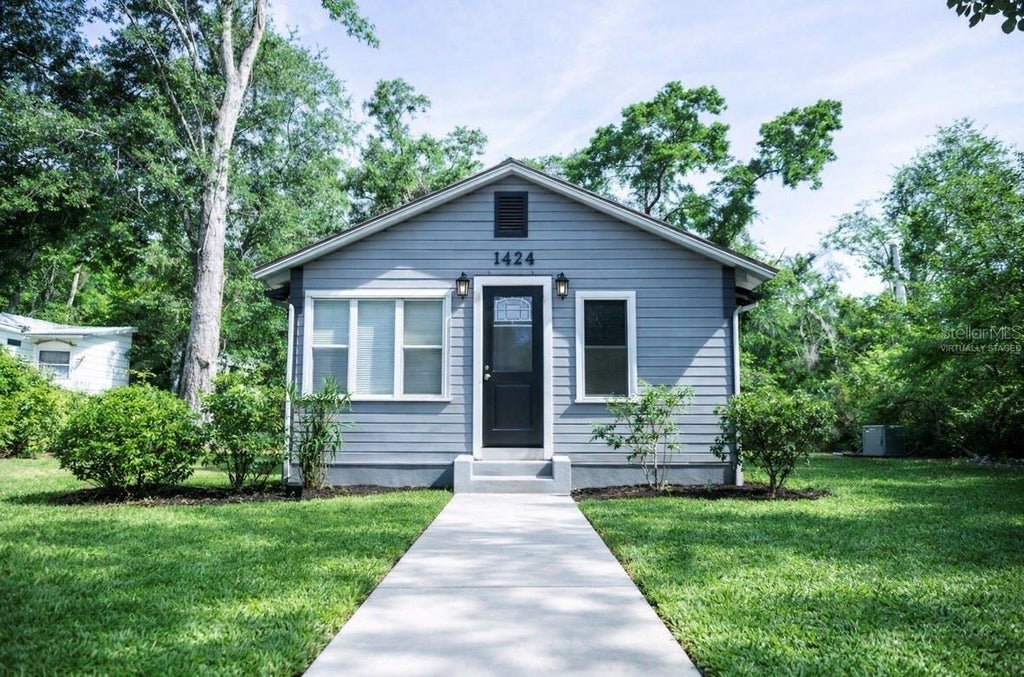 Photo of 1424 NE 1st Avenue, Gainesville, FL 32641 (MLS # GC544223)