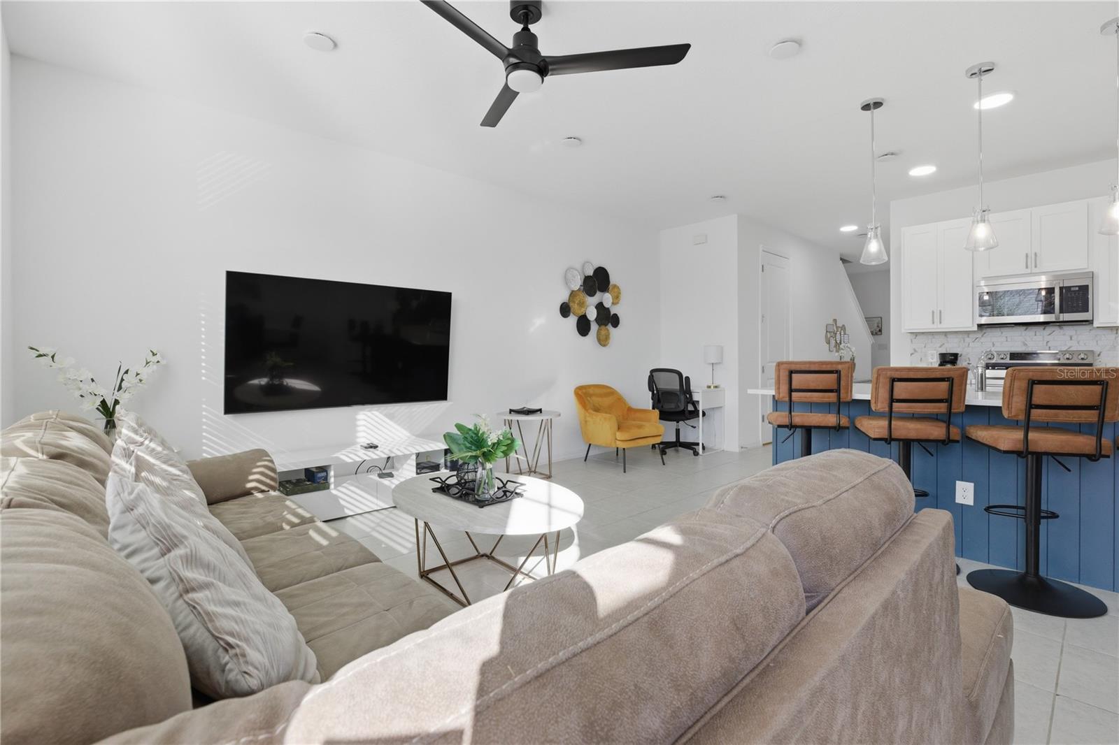 FESTIVAL PH 5 - Residential Lease