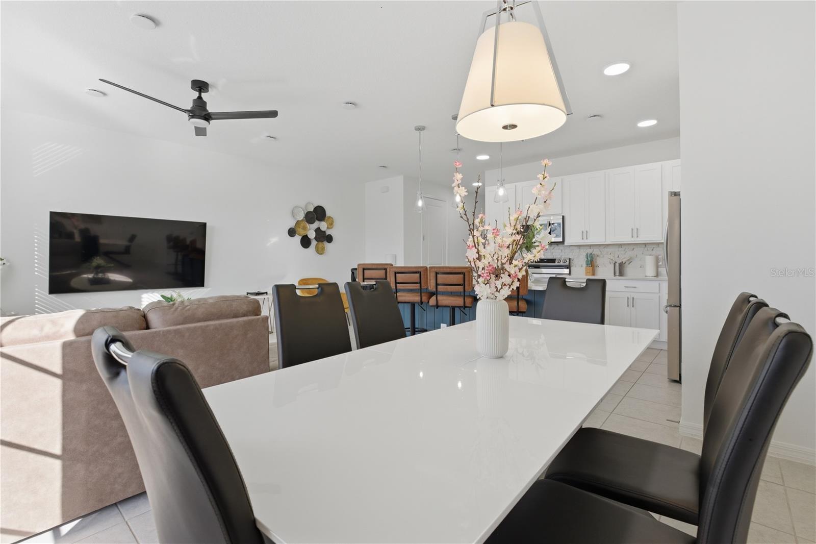 FESTIVAL PH 5 - Residential Lease