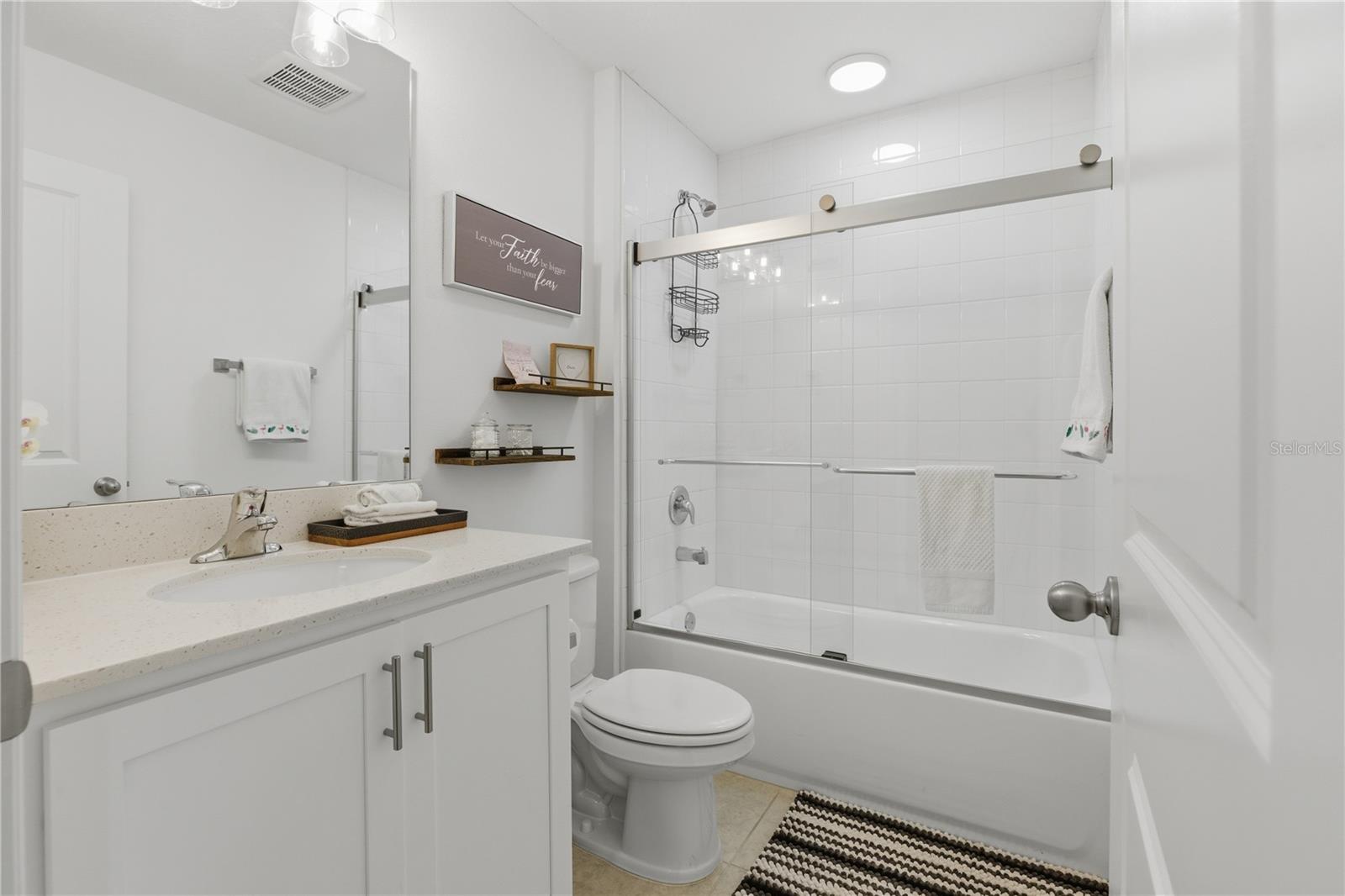 FESTIVAL PH 5 - Residential Lease