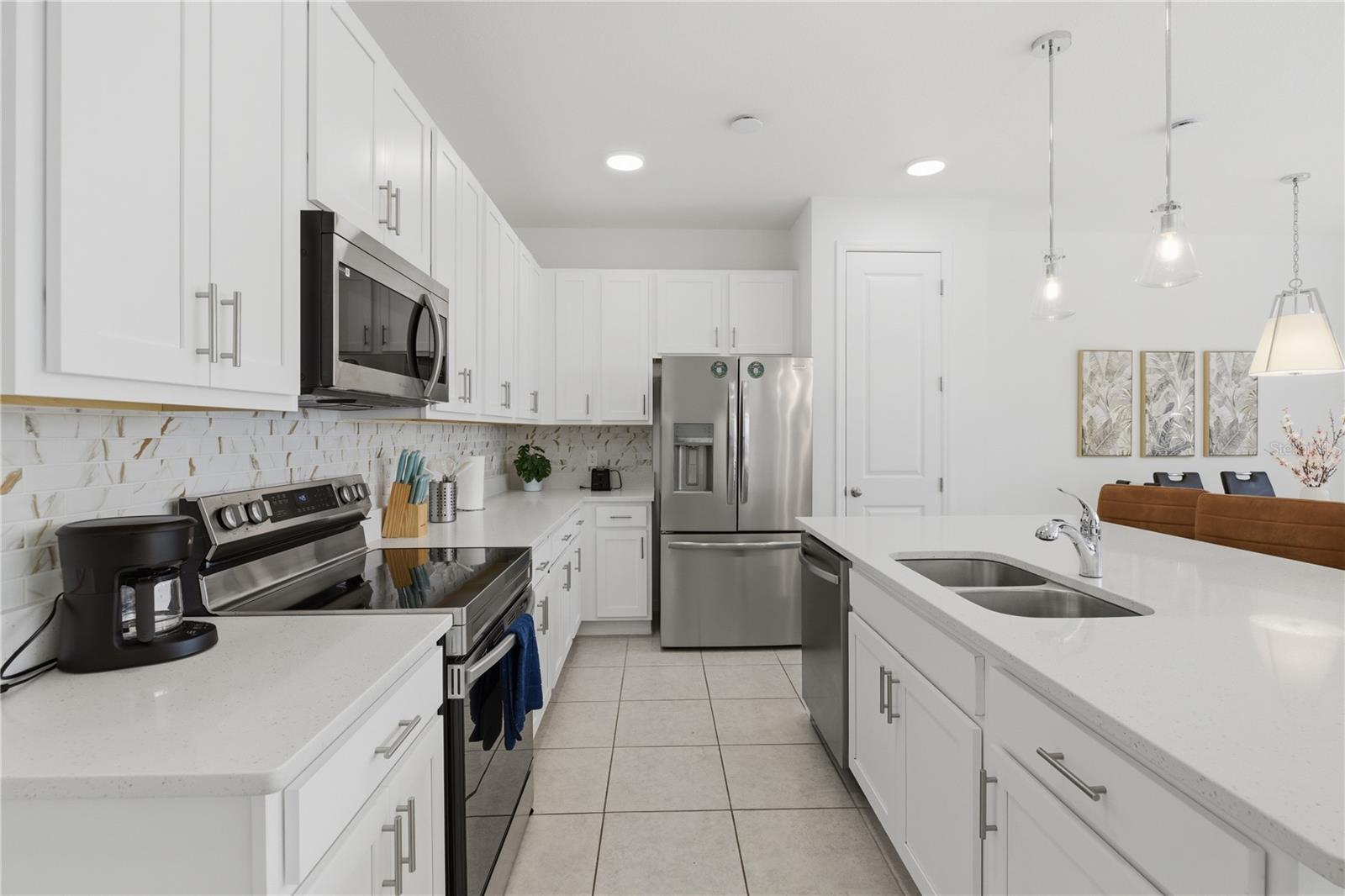 FESTIVAL PH 5 - Residential Lease