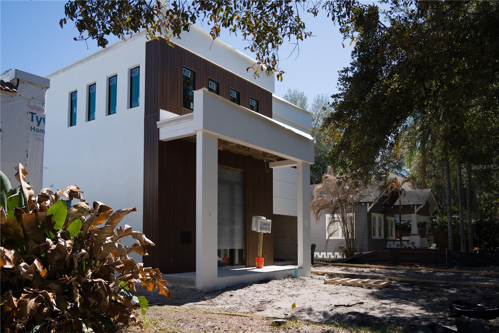 737 N SUMMERLIN AVENUE