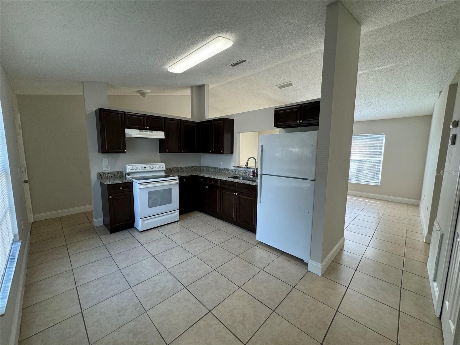 DELTONA LAKES UNIT 32 - Residential Lease