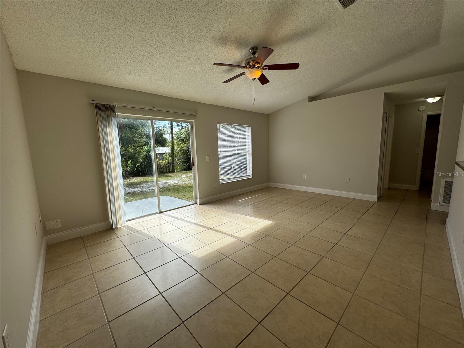 DELTONA LAKES UNIT 32 - Residential Lease