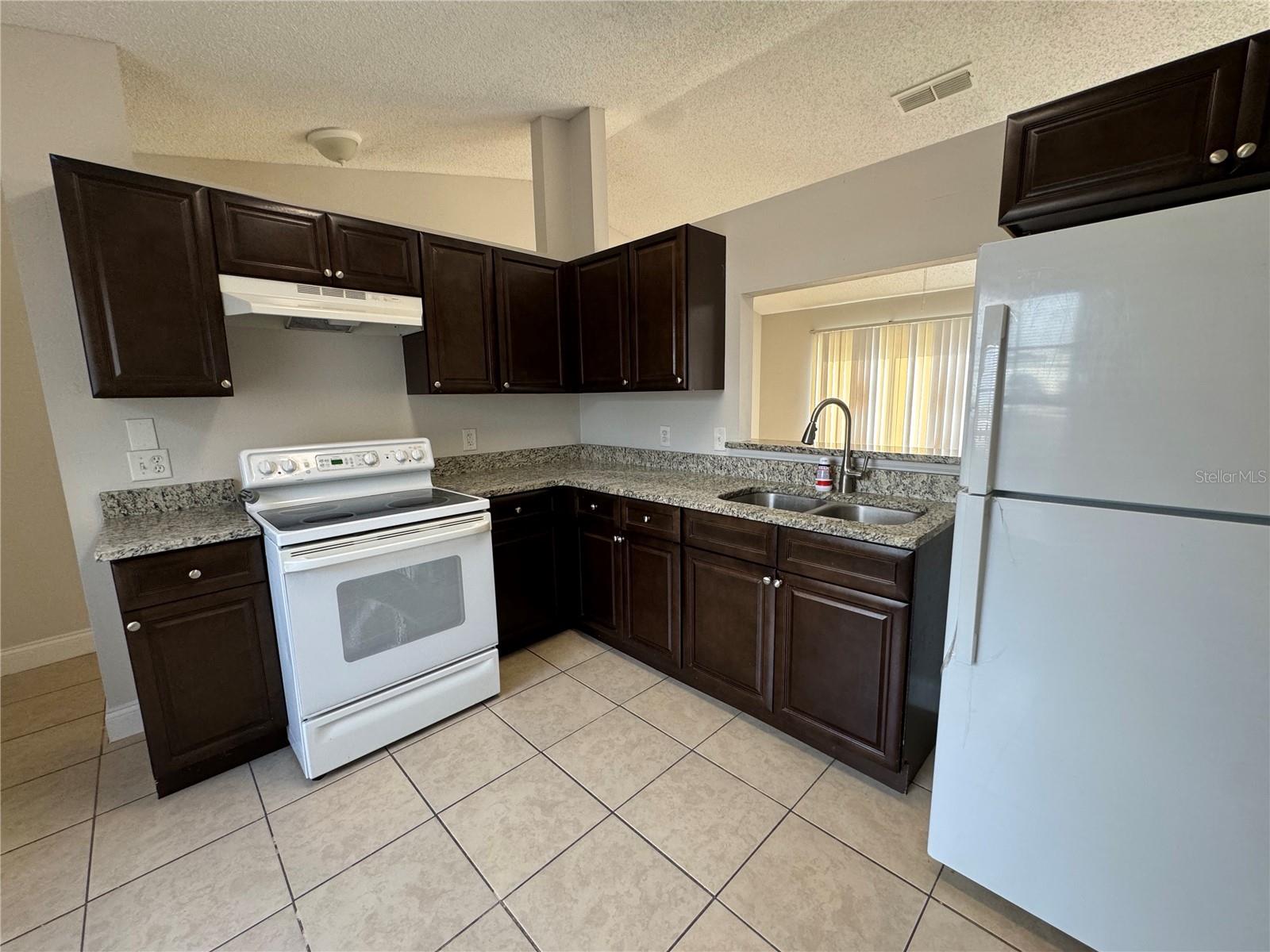 DELTONA LAKES UNIT 32 - Residential Lease