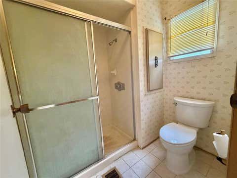 Tiny photo for 108 Valencia Cove, Leesburg, FL 34748 (MLS # G5113693)