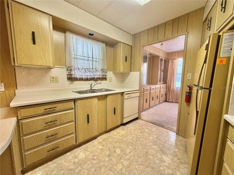 Tiny photo for 108 Valencia Cove, Leesburg, FL 34748 (MLS # G5113693)