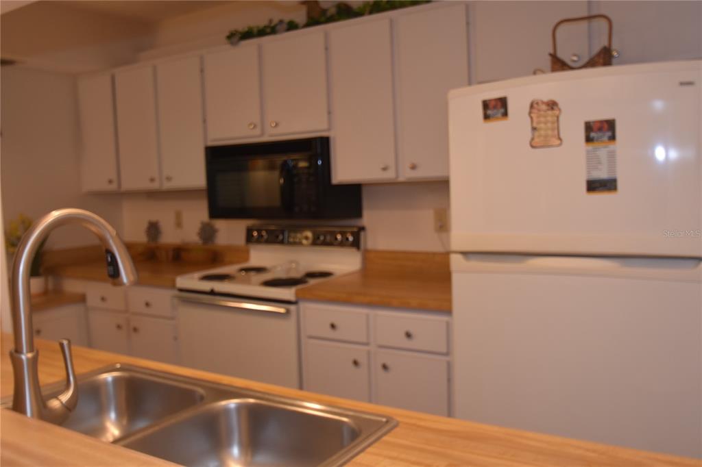 PELICAN COVE I - Residential Lease