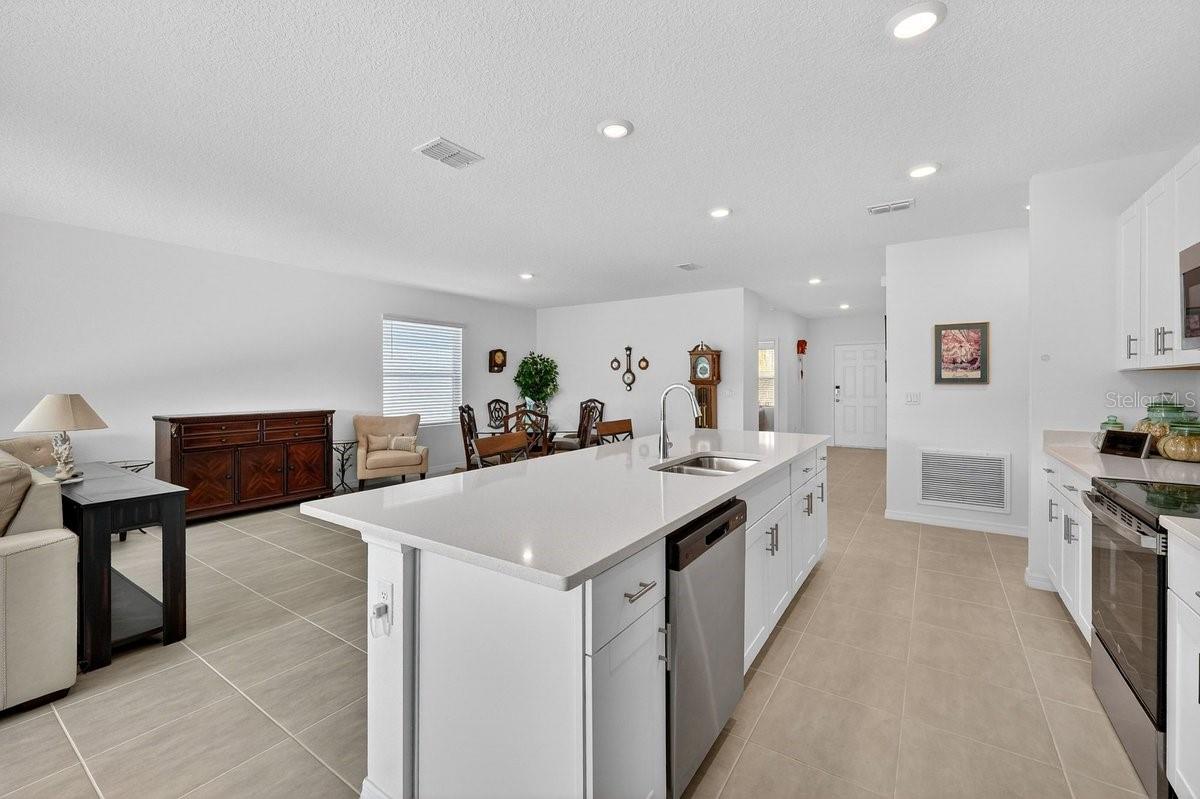 RIVERFRONT ESTATES SOUTH - Residential