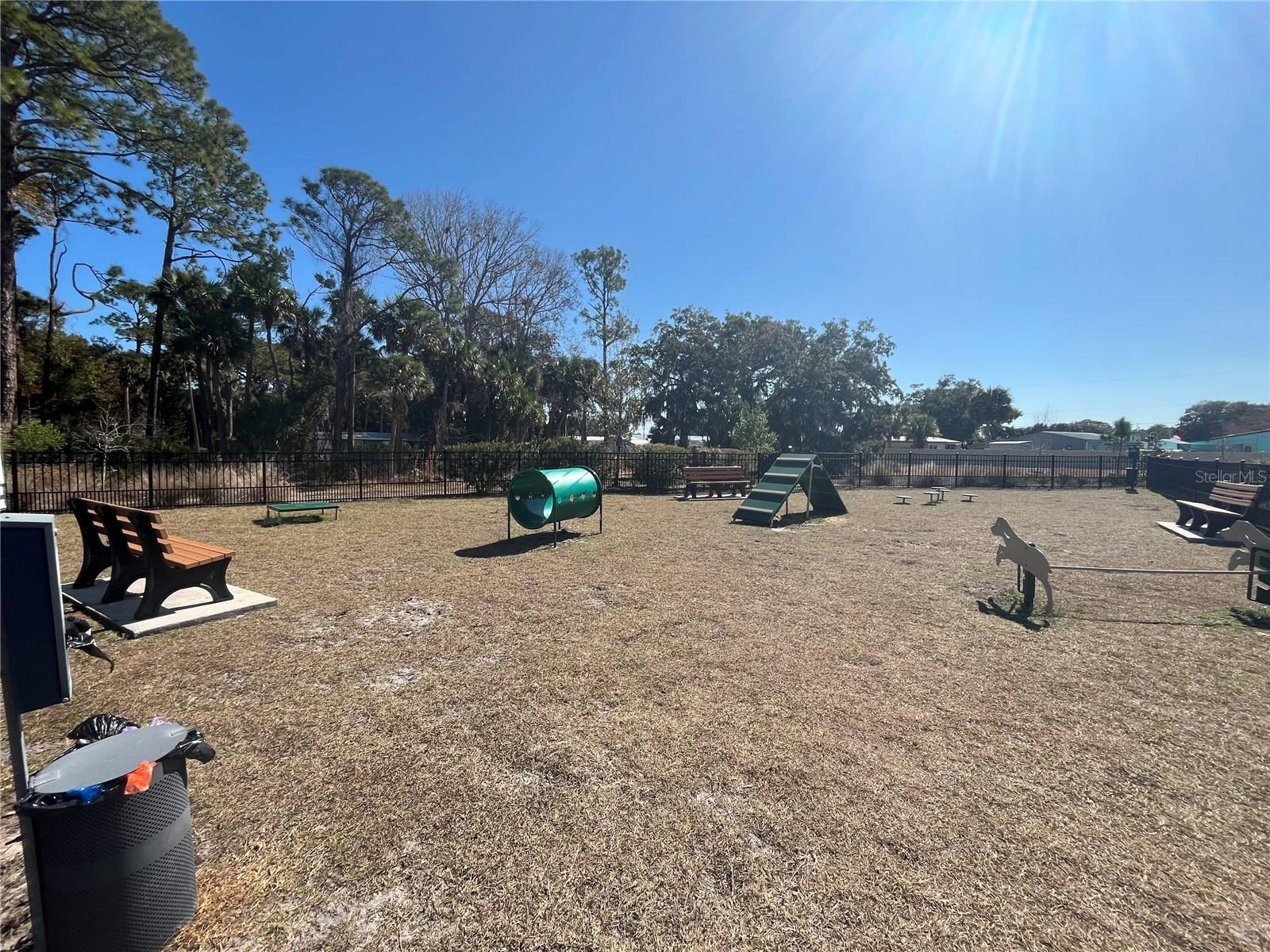 RIVERFRONT ESTATES SOUTH - Residential