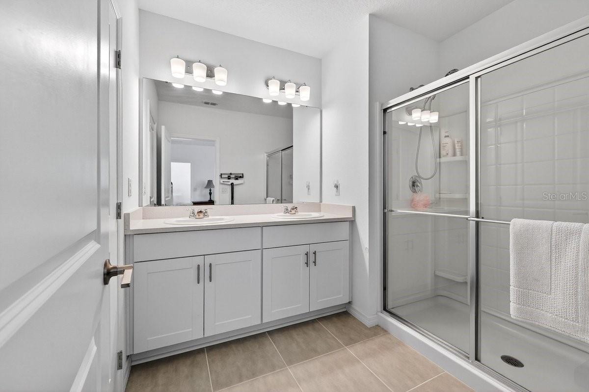 RIVERFRONT ESTATES SOUTH - Residential