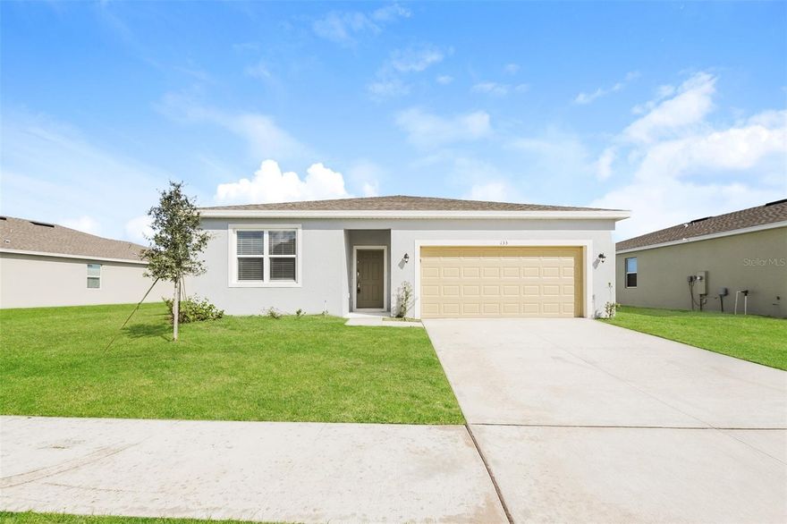 Enjoy this gorgeous home featuring living and entertainment space. This adorable home offers 4 bedroom and 2 bathroom home with carpet and ceramic tile type flooring. Home has 2 attached car garage space. The modern kitchen is equipped with modern appliances and offers updated cabinets with plenty of storage space. Home has neutral paint throughout. This home won't last long. Apply today!
Receive ONE MONTH free when you make your move by December 15, 2023. Concession will be applied to January 2024's rent, making it easier to settle in. Promotion is on select homes and is subject to change without notice so act fast to take advantage of this limited-time promotion. Concession is for new applicants who apply by December 8, 2023.